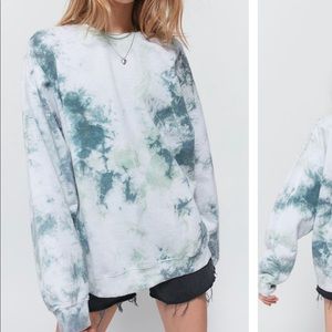 Green tie dye sweatshirt